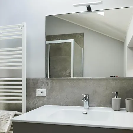 Riverview - New In Appartement