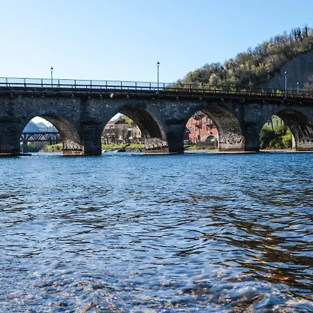 Riverview - New In Appartement